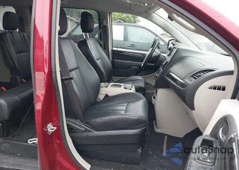 2015 Chrysler Town & Country Touring z USA, uszkodzony, nr VIN 2C4RC1BG8FR697950